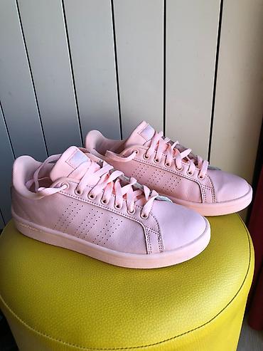 cipele metro: Skechers i Adidas 38 Prodajem ženske izuzetno atraktivne Skechers — 10