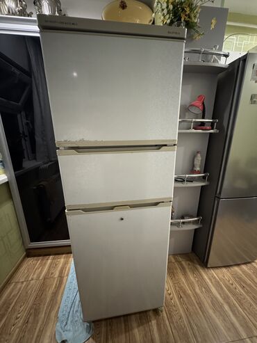 Soyuducular: İşlənmiş 3 qapılı Soyuducu Satılır, Təkərli -da lalafo.az — 1 Soyuducular: İşlənmiş 3 qapılı Soyuducu Satılır, Təkərli — 1