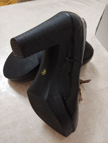 Məktəb çantaları: Ayaqqabı 37 razmer Lakirovni — 5