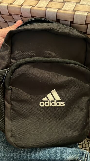 рюкзак для спорта: Продаю барсетку Адидас оригинал!без дефектов в отличном