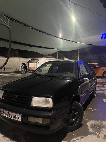 Volkswagen: Volkswagen Vento: 1995 г., 1.8 л, Механика, Газ, Седан — 3