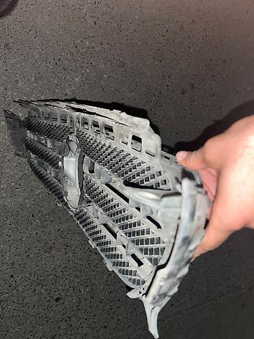 mercedes avtobus: Salam. mercedes üçün ön radiator barmaqlığı. 7/24 zəng və wp da yaza — 5