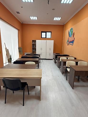 Ofis dəst mebeli: Ofis mebelləri dəsti - Resepsiyon stolu: Ön hissəsi ağ və taxta — 21