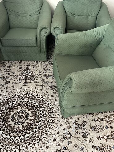 мебель в кара балте: Продаются три кресла и один диван производство Корея цена за