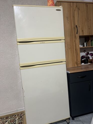 бу вентилятор: Трех камерный холодильник в хорошем состоянии отлично работает