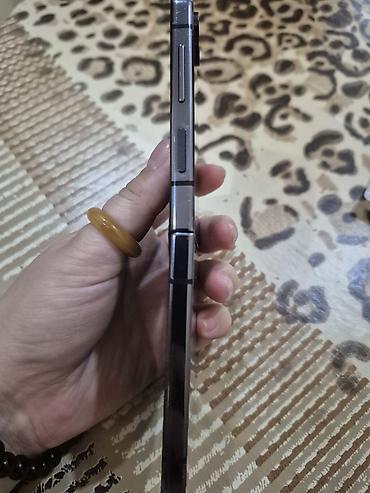 z flip 2: Samsung S8530 Wave II, rəng - Qara, Simsiz şarj — 3