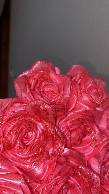розу чайную: Атласные розы ручной работы
