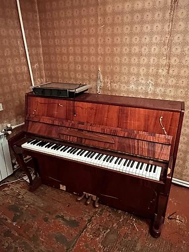 Musiqi alətləri: Piano satılır. İşlək vəziyyətdədir. - Akustik upright piano, klassik — 1