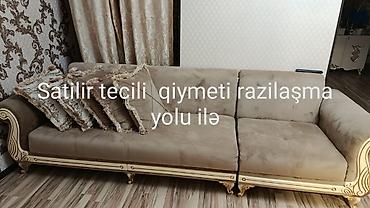 Klassik üslubda, krem-bej rəngli divan dəsti. - Yumşaq süet tipli