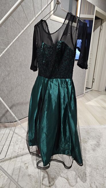 италия платье: Вечернее платье, Коктейльное, Атлас, С рукавами, M (EU 38)