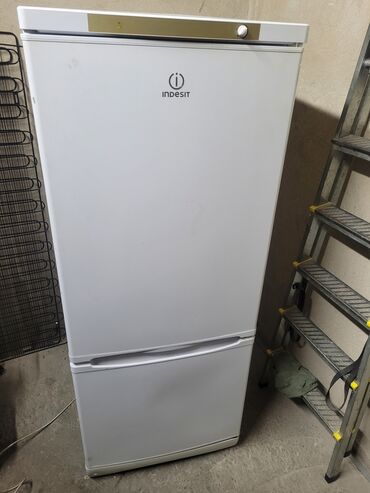 Холодильники: Холодильник Indesit, Б/у, Двухкамерный, De frost (капельный), 60 * 152 * 60