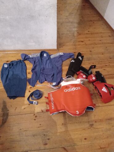 İdman formaları: Uşaq üçün döyüş/idman komplekti – 7-8 yaşa uyğun Dəst tərkibi: - — 8