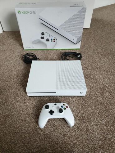 xbox joystick qiymeti: Xbox one s satilir Oyunlar: Assassins creed unity Red Dead Redemption