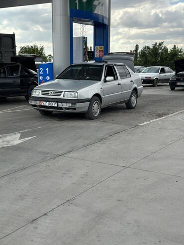 фольсваген минивен: Volkswagen Vento: 1996 г., 1.8 л, Механика, Бензин, Седан