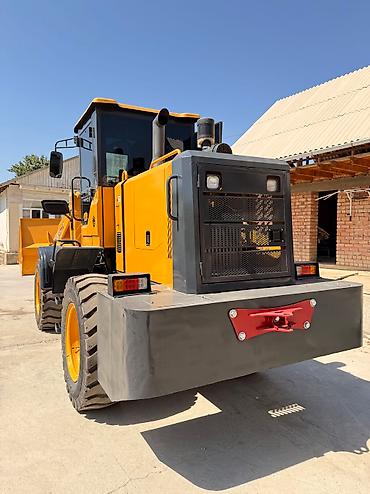 Фронтальные КУНы: Фронтальный погрузчик — Китай. 2025 год. Ковш 2,2 см³. Управление — — 7