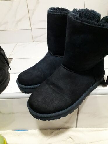 kompako obuca online: Ugg mini čizme, bоја - Tamnoplava, 37