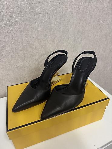 fendi canta: Temiz deri. 37 razmer 1 defe geyilib 350 azn alinib — 4