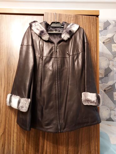 nokia 700: Женская куртка 2XL (EU 44), цвет - Черный