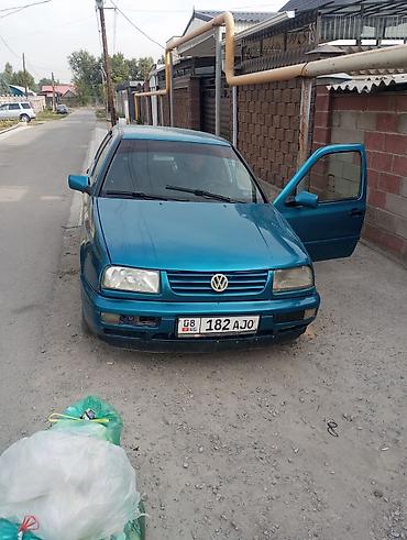 Volkswagen Vento: 1995 г., 1.8 л, Механика, Бензин, Седан at lalafo.kg Volkswagen Vento: 1995 г., 1.8 л, Механика, Бензин, Седан