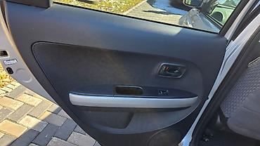 Toyota: Toyota ist: 2003 г., 1.3 л, Автомат, Бензин, Хэтчбэк — 11