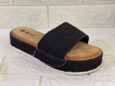 Papuče: 36-40
1500din — 8