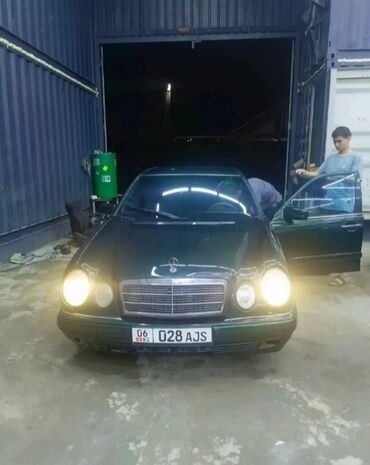 связи с переездом: Mercedes-Benz 220: 1995 г., 2.8 л, Автомат, Бензин, Седан