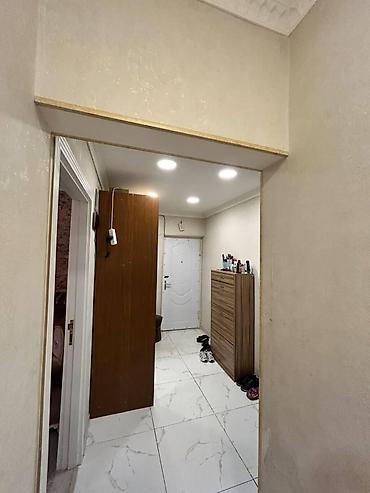ev 10: Bakı, Yasamal, 4 otaqlı, Köhnə tikili, m. İnşaatçılar, 97 kv. m — 2
