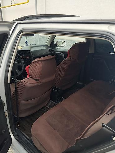 фама: Volkswagen Vento: 1995 г., 1.8 л, Механика, Бензин, Седан — 10