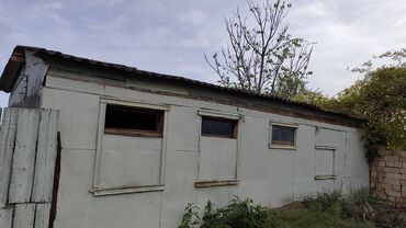 Qoşqular: Vaqon -vaqon barter olunur. Materialı dəmirdən olan böyük su çənləri — 4