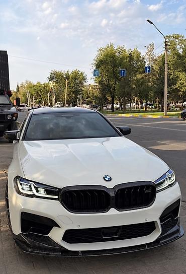 Комплект эксклюзивных карбоновых элементов для передней части BMW M5 /