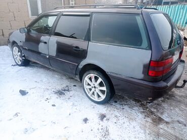 Volkswagen: Volkswagen Passat: 1994 г., 2 л, Механика, Бензин, Универсал