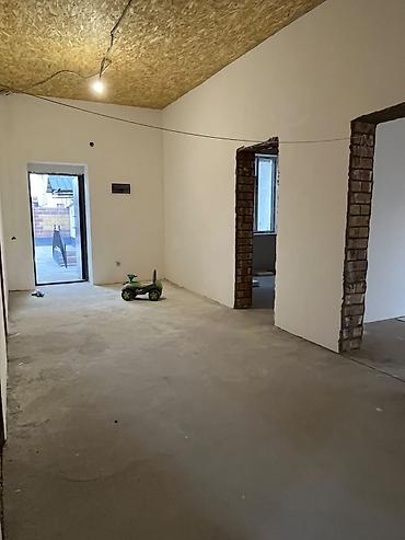 kg house: Ак-Ордо 1ден центринен, Гагарина 100 метр аралыкта жайгашкан. Үй жаңы — 5