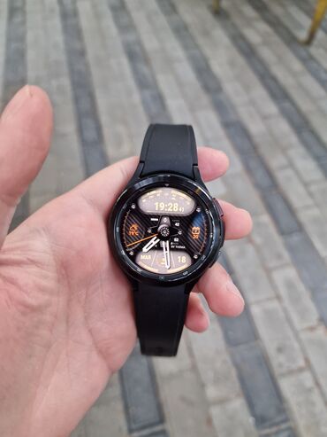 galaxy watch: Samsung galaxy watch 4 44mm qara rəngdə əla vəziyyətdə. Karobkasi