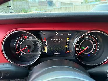 Jeep: Jeep Wrangler: 2021 г., Бензин — 24