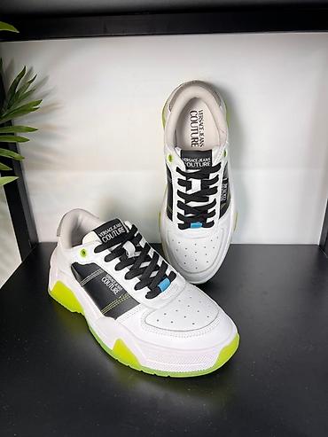 Кроссовки и спортивная обувь: Мужские подборки кроссовок 💯 оригинал из США Действует скидка -30%🔥 В — 4