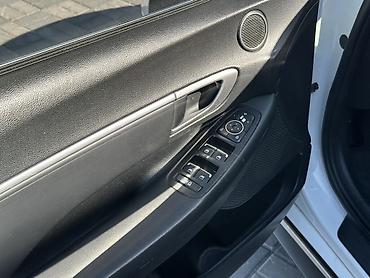 alba: Hyundai Sonata: 2020 г., Бензин, Седан — 9