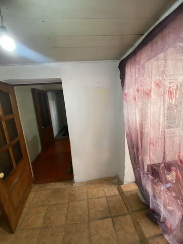 ак орго 1: Барачный, 50 м², 2 комнаты, Собственник, Старый ремонт