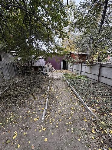 продажа домов в: Продаётся частный дом с просторным двориком и навесом. Основные — 6