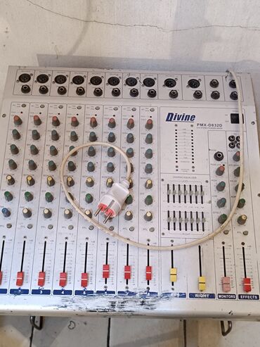 Микшерные пульты: Б/у, Диджейский, Есть усилитель, Каналов: 8, Разъем: Jack, Есть эквалайзер