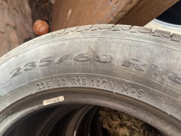 Шины: Шины 235 / 60 / R 18, Всесезонная, Б/у, Пара, Pirelli