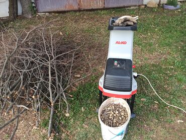Baštenski alati i oprema: Izuzetna seckalica - drobilica za granje. Radi odlično, vrlo malo je — 13