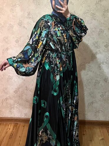 Gündəlik donlar: Hamisi çox baha alinib, her biri 1-ce defe geyinilib ve çox münasib — 13