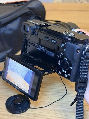 sony zv e10 ii: 📸 Sony Alpha 6100 + 16–50mm f/3.5–5.6 OSS obyektiv satılır — 2