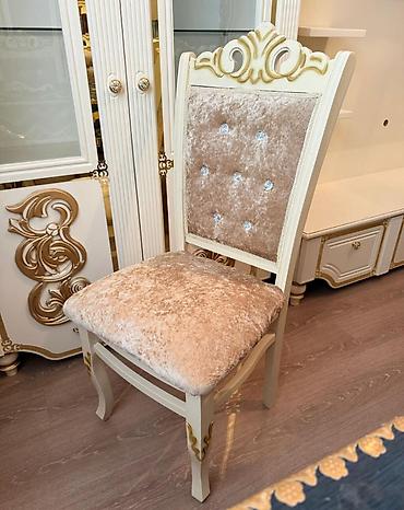 Qonaq otağı dəstləri: * **Divan** – 950 manata alınıb. * **Mebel dəsti** – 10.000 manata — 4
