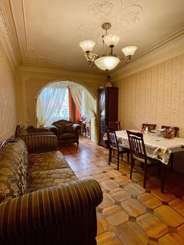 Köhnə tikili: Bakı, 3 otaqlı, Köhnə tikili, m. İçərişəhər, 76 kv. m — 2