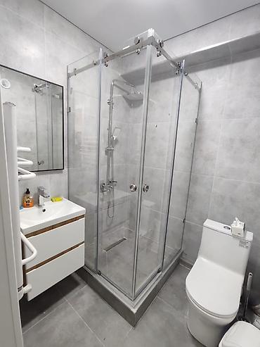 Душевые перегородки и ограждения: Душевые ограждения и перегородки из закалённого стекла на заказ. - — 18