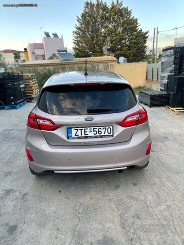 Ford Fiesta: 1.5 l. | 2018 έ. | 975829 km. Κουπέ