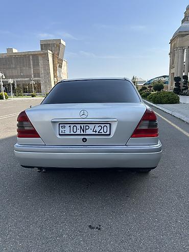 Mercedes-Benz: Mercedes-Benz C-Class: 2.2 l | 1995 il Sedan — 12