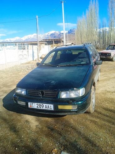 Транспорт: Volkswagen Passat: 1994 г., 1.8 л, Механика, Бензин, Универсал