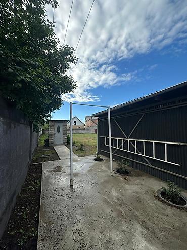 Продажа коттеджей и домов: ПРОДАЁТСЯ ДОМ 📍 Район: Кожзавод, недалеко от рынка Дордой 🏡 Дом 2007 — 2
